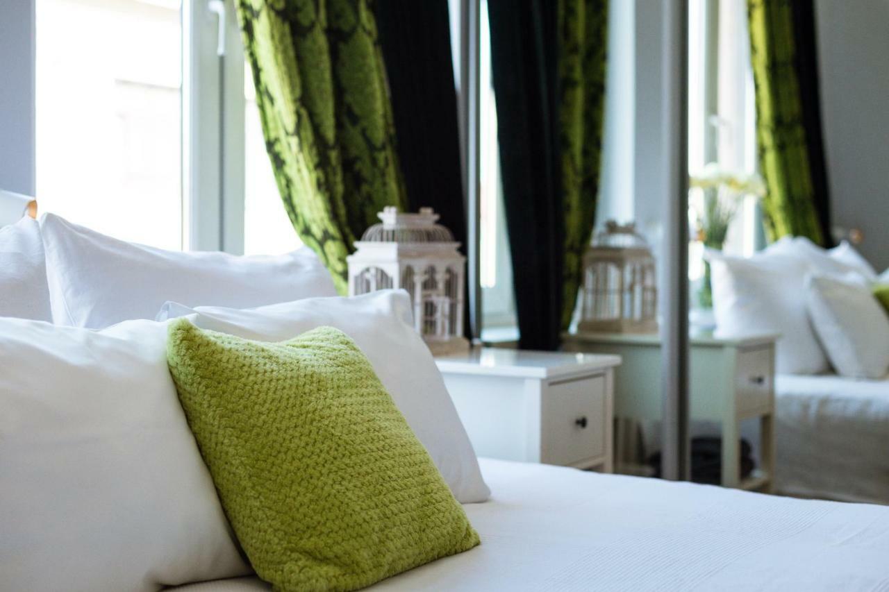 Angel House Bed & Breakfast Краков Экстерьер фото